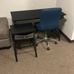 Small Desk With Chair 