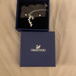 Swarovski Brand New Earring Necklace Set