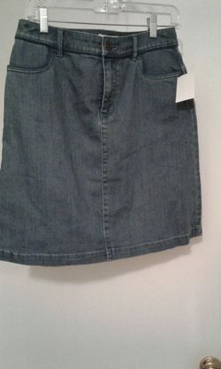 Skirt size 6