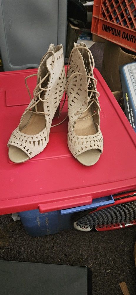 BEDAZZLE RODILLO WEDGE IN LEATHER HEEL