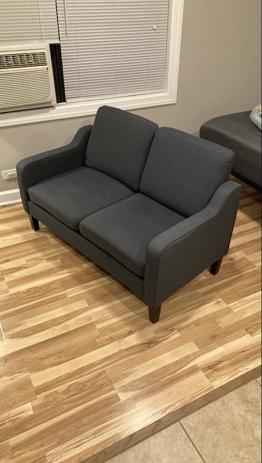 Couch / Sofa / Loveseat