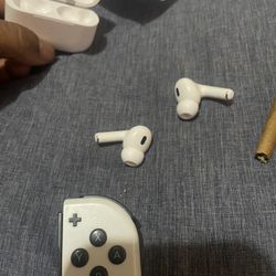 Earbuds 