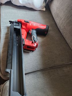 Milwaukee m18 21-Degree framing Nailer Extended capacity