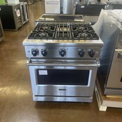 Professional Stove 36 inch wide with six burners brand new