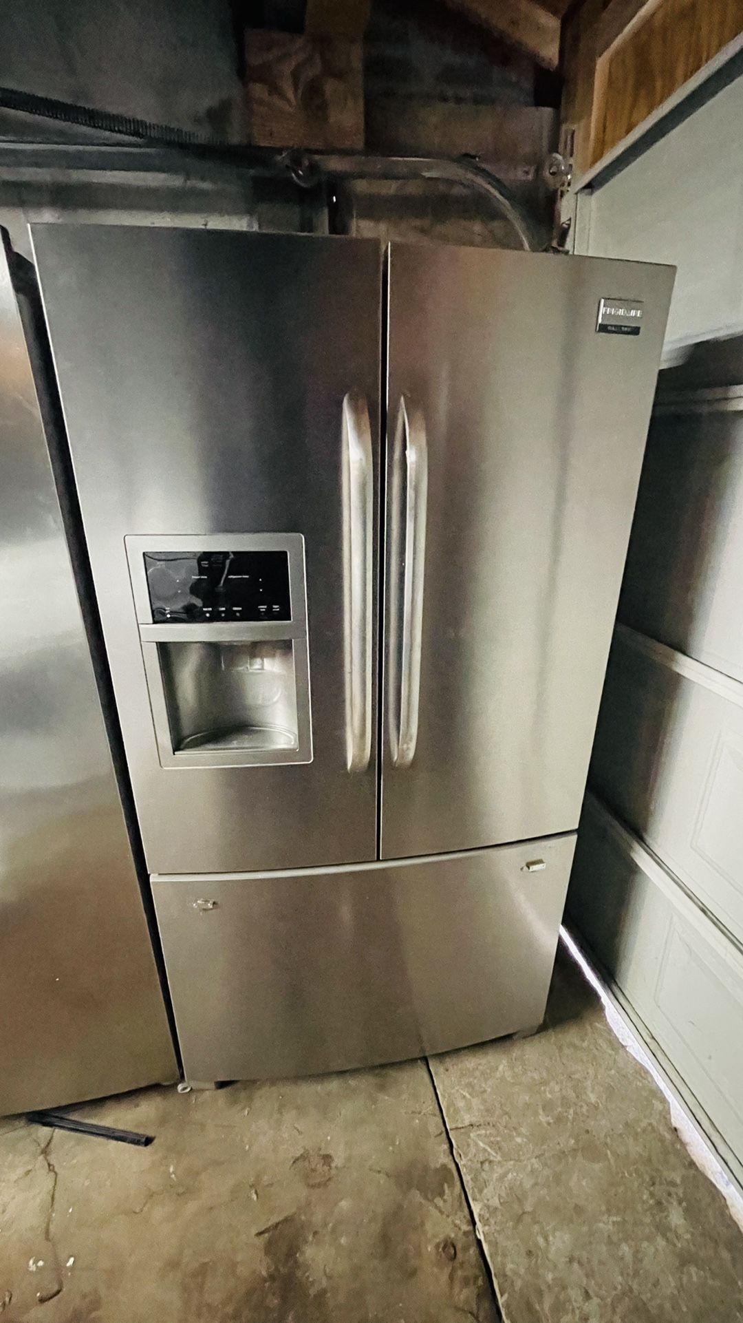 Fridge Excellent Condition Delivery Include