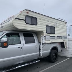 1990 Lance camper Squire