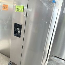 ❆Top Freezer Fridge — Great Condition❆
