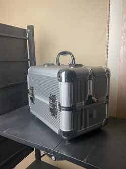 Jewelry cosmetic case