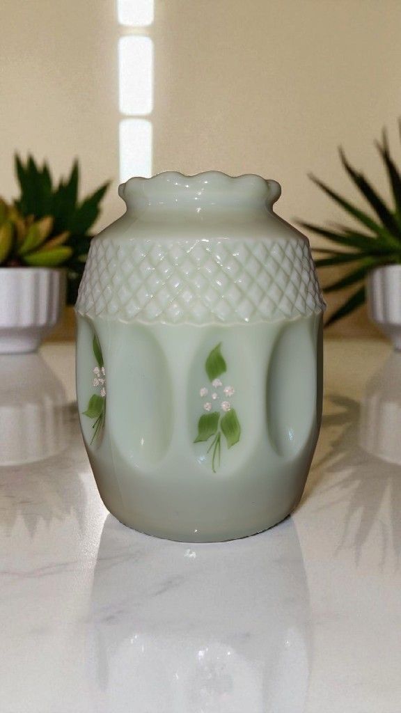 Vintage Fenton Top Half Of A 1979 Fairy Lamp