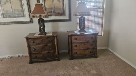 2 End Tables with Lamps