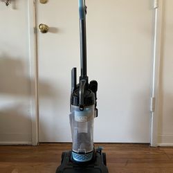 Black & Decker Vacuum 