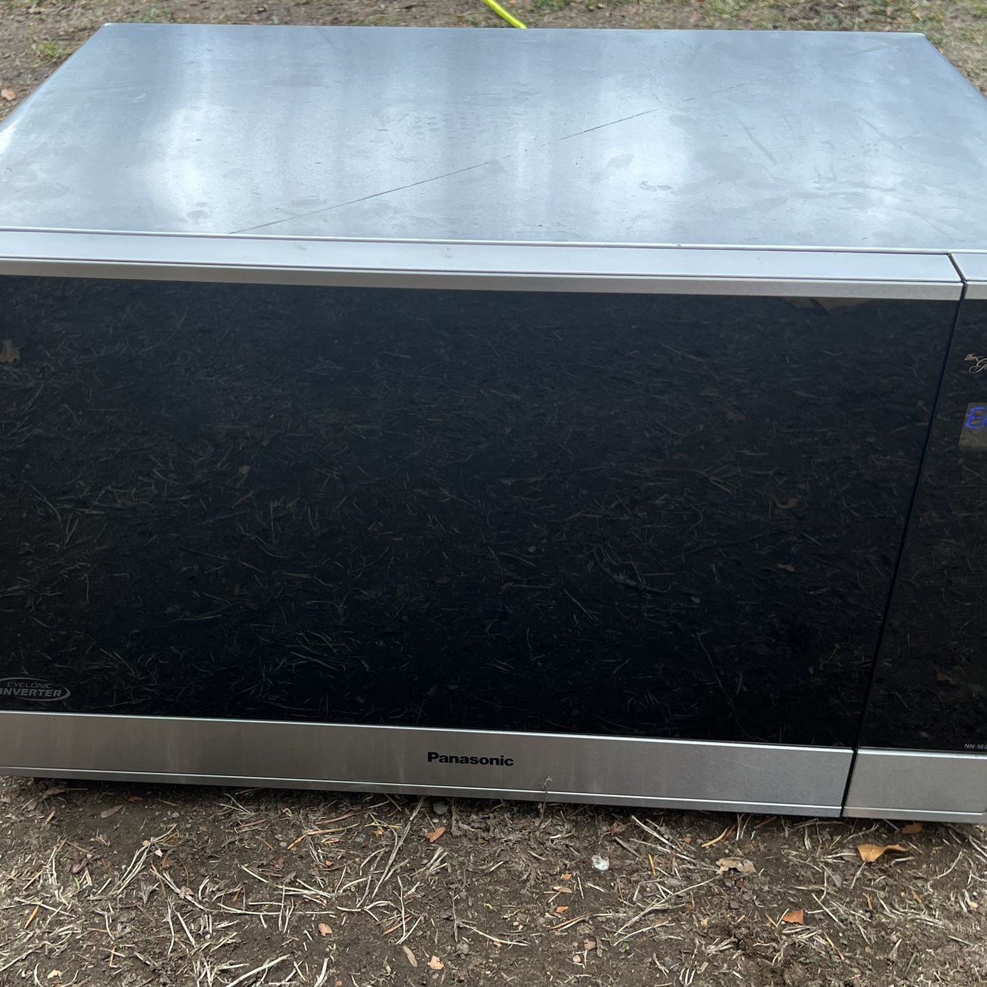 Panasonic Genius Prestige Plus Countertop Microwave