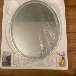 22 Inch Make Up Mirror With Lighting And Remote Control. 