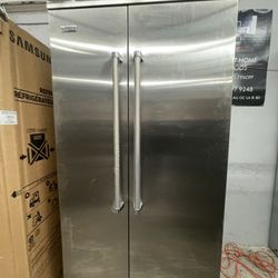 Viking 42” Built In Refrigerator In Stainless Steel New Open Box 