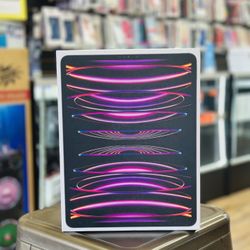 iPad Pro 6th Gen 12.9 Inch 