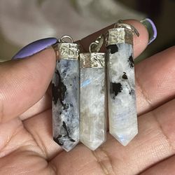 Moonstone Necklaces ( Pendant And 1 Necklace Included)