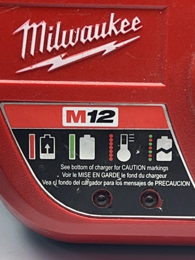 Tools Milwakee Charger (2317)