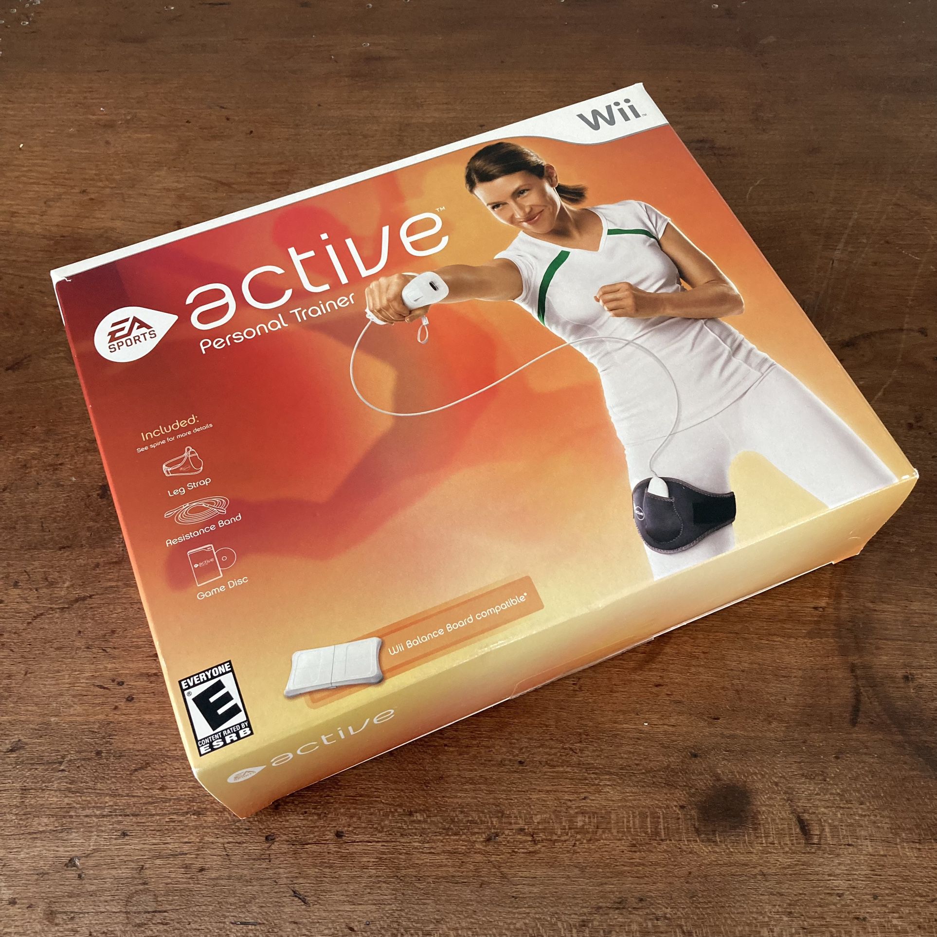 NEW WII EA SPORTS ACTIVE PERSONAL TRAINER- LEG STRAP, RESISTANCE BAND &  DISC