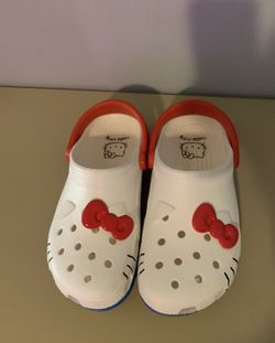 Hello Kitty Crocs