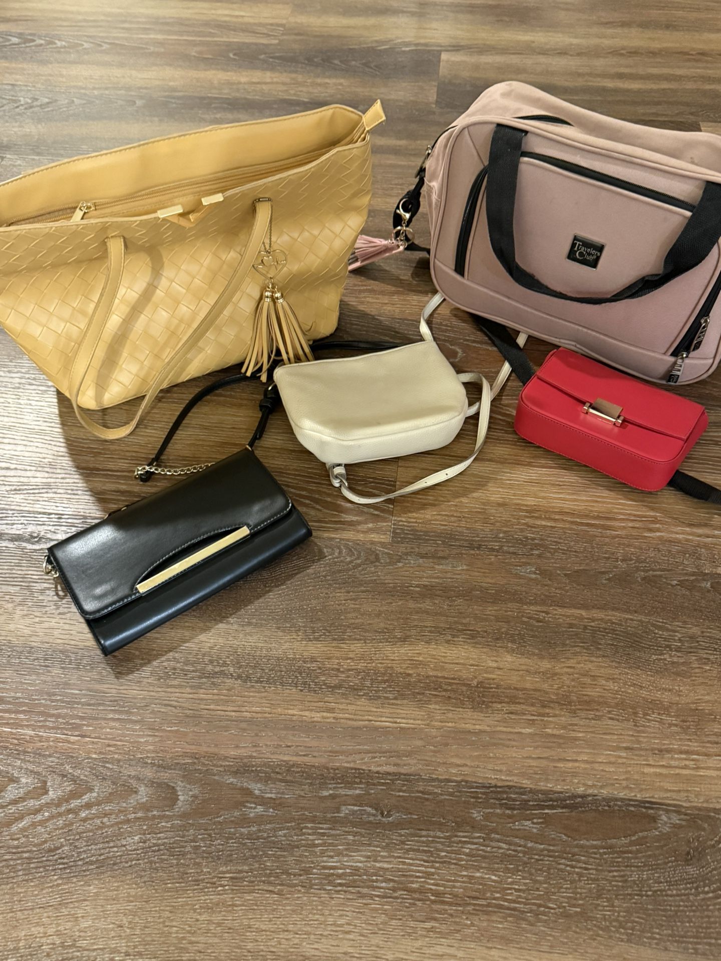 Purses and Bags! $5 And Take All Of Them!