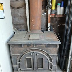Wood burning stove made by federal airtight