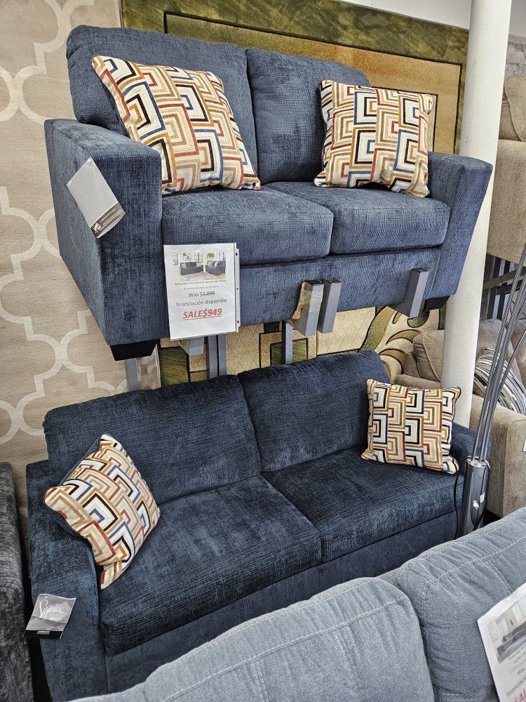 New Stock Ashley Furniture 2pc Sofa Loveseat Special