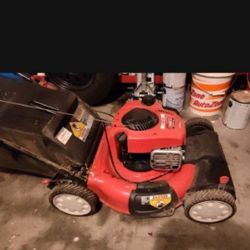 Troy Built Lawn Mower (Read Description)