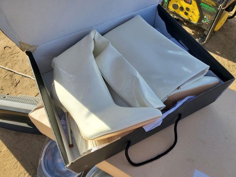 High Heel Boots Size 8 1/2 Size Angeline Creme Color