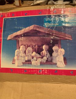 Vintage New Porcelain Nativity 12 Pieces With Wood House 