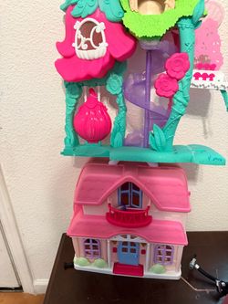 Girl Barbie playhouse