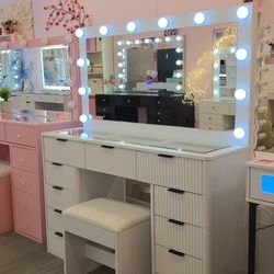 Vanity Table With Mirror Light Bulbs And Stool 