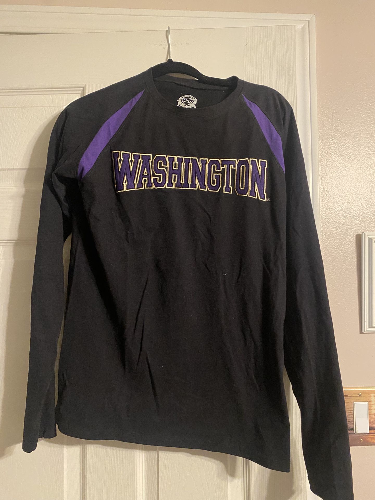 University Of Washington Huskies Women’s Long Sleeved Shirt