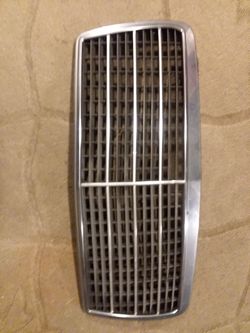 1995 Mercedes Grill