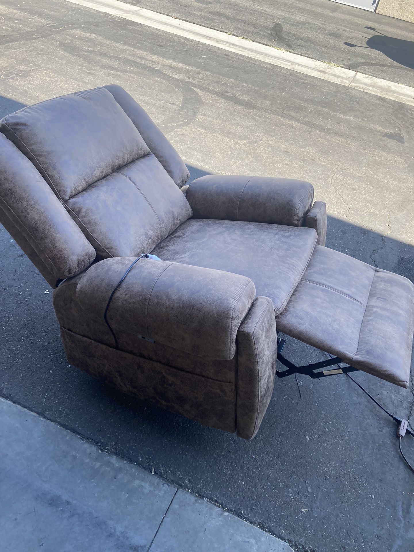 Electric Chair/recliner NEW