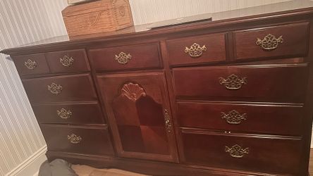 Dresser