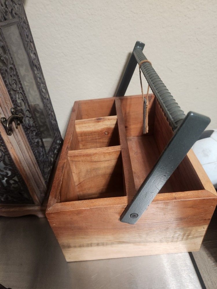 Utensils & Napkin Holder