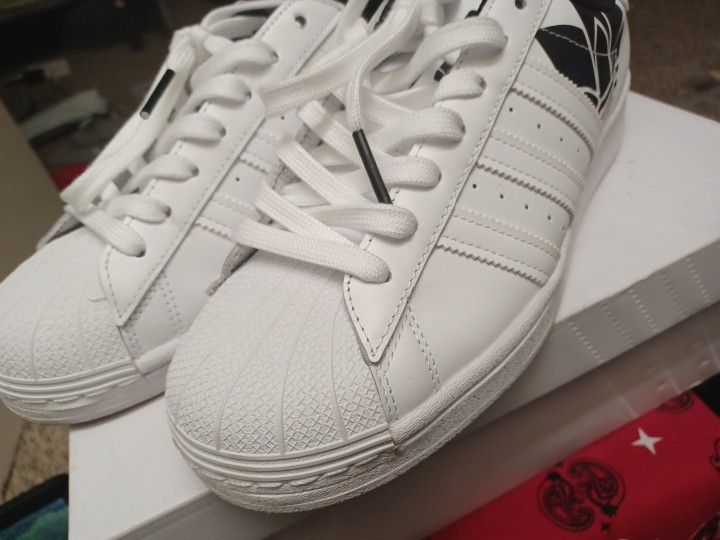 ADIDAS Classic superstar Kicks-NEW