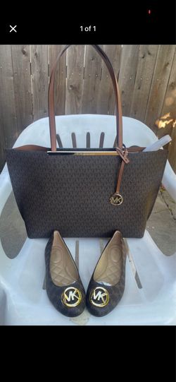 MICHAEL KORS Large size shoulder bag NWT matching Michael Kors Women's Moccasin Flats size 7.5 NEW (No box) but I do provide dust bag serious inquirie