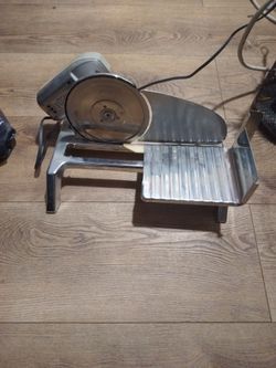 Meat slicer