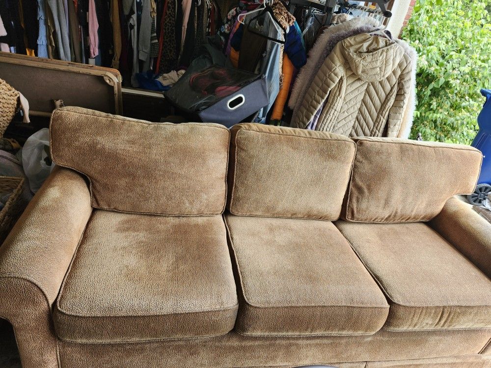 Like New High-end NORWALK LEOPARD SOFA