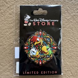 DESTINATION D23 THE WALT DISNEY COMPANY STORE 3 CABALLEROS PIN LE 300
