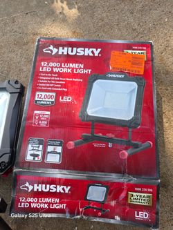 Husky led Work light new $40 Price FIRM// Nueva PRECIO FIRME $40