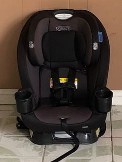 LIKE NEW GRACO SLIM FIT CONVERTIBLE CAR SEAT!!!!!!!
