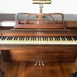 Winter Upright Piano