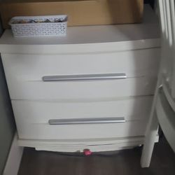 Dresser Set 