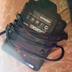 DeWalt 18v Battery N Worx 18v Battery N Charger 