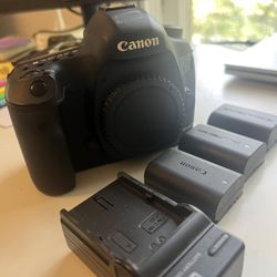 Canon 5D Mark 3 BODY  - LOW SHUTTER COUNT