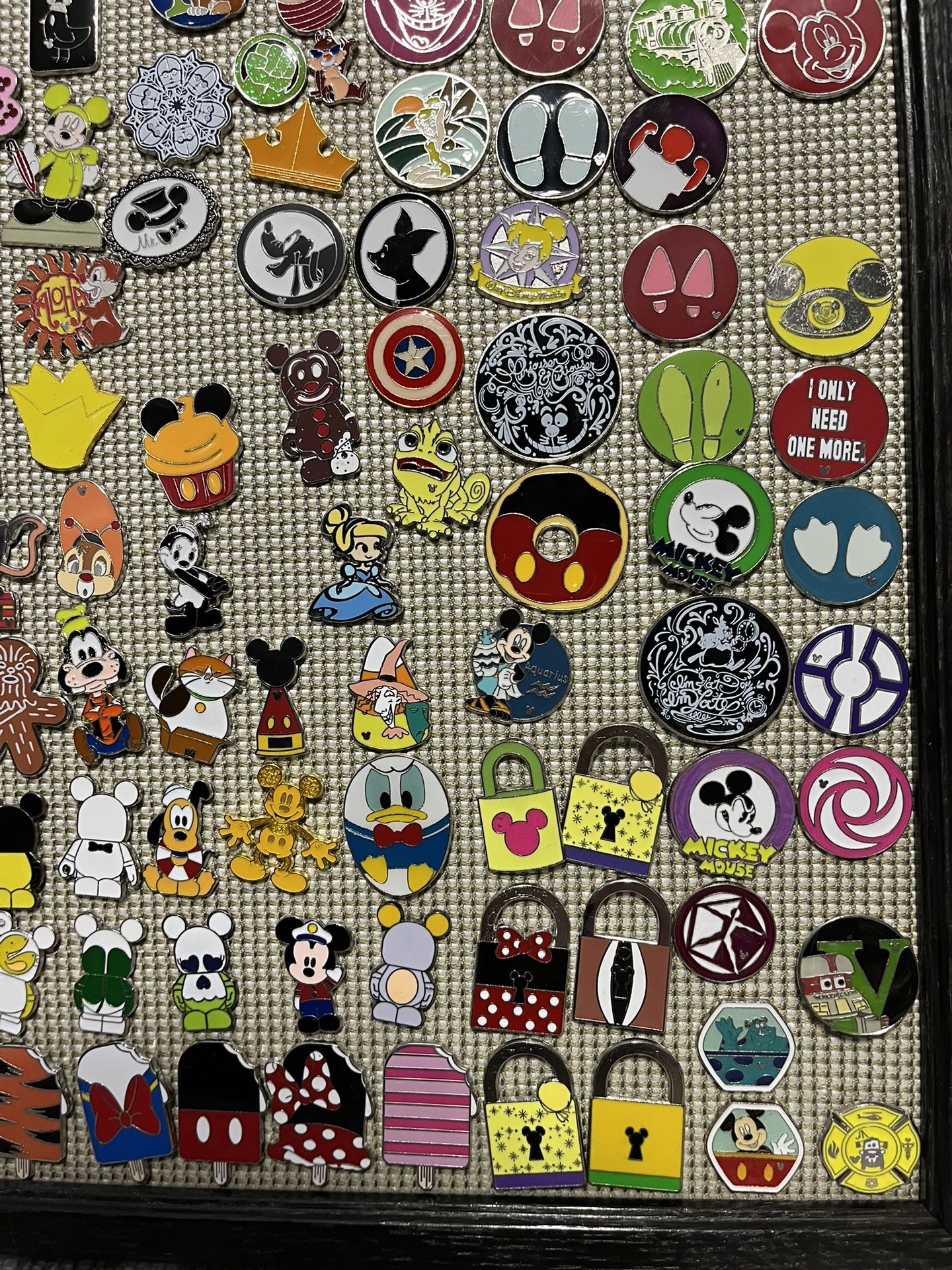 Disney collectible trading pins 🖤🖤❤️❤️$2.50 each or 5 for $10 
