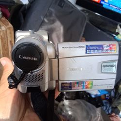 Canon Optura Pia Mini DV Camcorder 