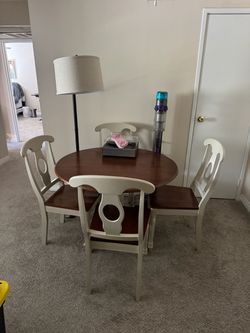 Round with folding Dining Table with 4 Chairs